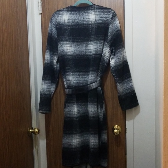 Forever 21 Plus Size Plaid Jacket - Picture 2 of 3